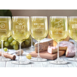 Up to 4 Personalized Etched Wine Glasses At $11.99(living social)